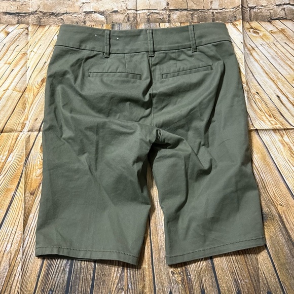 LOFT Green Cotton Stretch Bermuda Roll Shorts - Picture 2 of 4